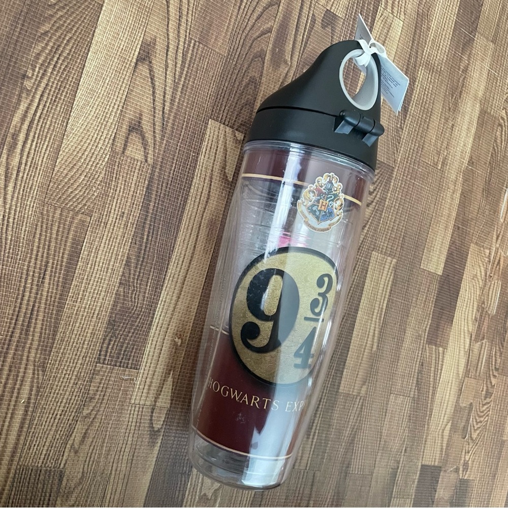 NWT Tervis Happy Potter “Hogwarts Express 9 3/4” Tumbler